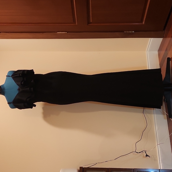 Xtaren Ruffle Off The Shoulder Maxi Dress black size L - Picture 3 of 14